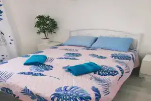 Дом на берегу, Золотое