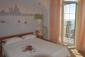 Четырёхместный номер люкс с видом на море