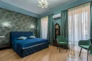 Двухместный номер с 1 кроватью с балконом с видом на тихую улицу, Тбилиси