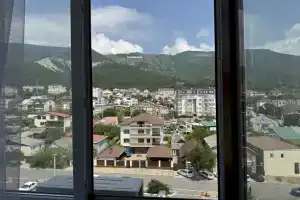 1-к квартира прямой вид на горы, парковка на территории, Геленджик