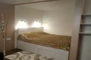 Квартиры посуточно на Жолтовского 22