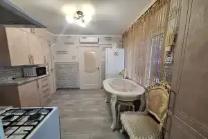 Уютная квартира в центре с собственным двориком