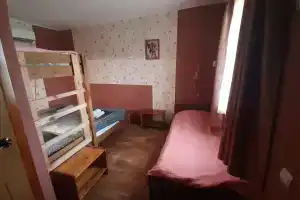Четырёхместный номер стандарт, Агудзера