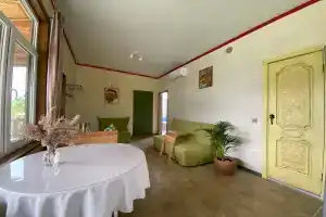 Там где уют и спокойствие, Орджоникидзе