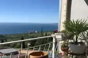 Квартира с видом на море, Никита