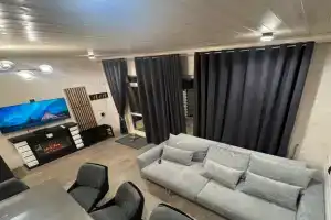 Комфортный коттедж в лесу