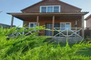 Уютный коттедж в 30 метрах от моря со своим двориком