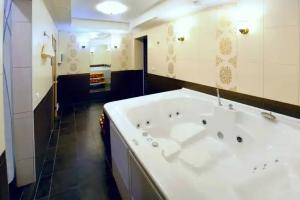 Апартаменты с кухней, сауной и джакузи, Одинцово