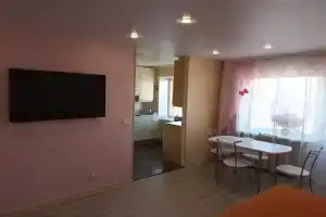 Двухкомнатная квартира в центре с видом на Никольский храм