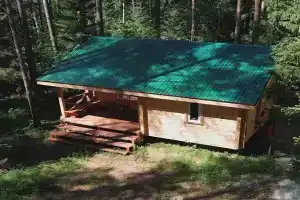 Дом в глухом лесу у реки до 6-ти человек