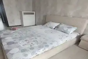 Щорса, светлая, уютная, трехкомнатная квартира