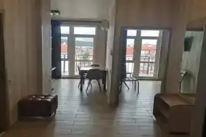 Уютная чистая квартира с видом на зелёный закрытый дворик, Геленджик