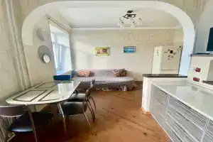Большая квартира в центре с видом на море
