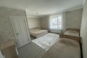 Четырёхместный номер Семейный с душ/туалетом