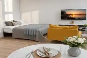 Квартира студия "SunLake" у озера, Петрозаводск