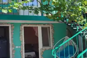 Коттедж на 5 человек со своим двориком, Феодосия