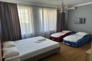 Четырёхместный номер стандарт, Вардане