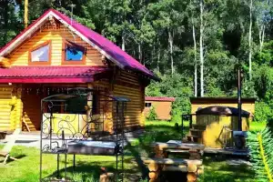 Дом Теремок на берегу озера в Карелии с сауной