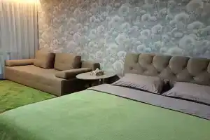 Уютная квартира с балконом на сутки для комфортного проживания., Пинск