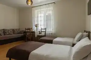 Апартаменты стандарт с кухней, видом во двор на 1 этаже верхнего корпуса, Абрау-Дюрсо