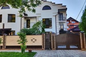 Трёхместный номер люкс, Анапа