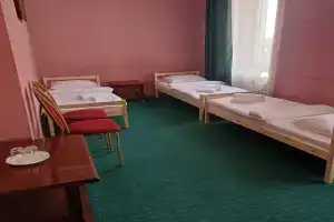 Трёхместный номер Стандартный с тремя отдельными кроватями