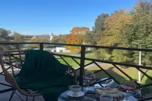 Просторная видовая квартира в центре