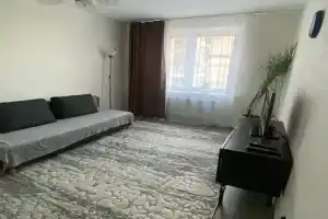 Однокомнатная квартира с видом на Смольный собор, Санкт-Петербург