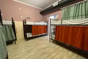 Многоместный женский номер спальное место в 8ми местном женском номере