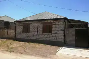 Новый уютный  домик очень близко к центральному городскому пляжу Бриз, Дербент
