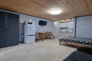Уютный домик, Голубицкая