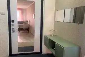 Уютная и светлая квартира, Луга