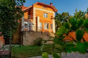 Уютный дом в центре города