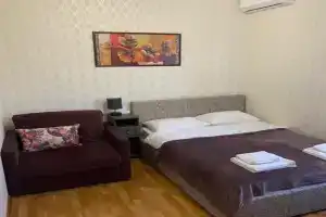 Студия, Адлер
