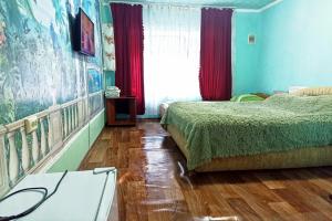 Трёхместный номер эконом, Орловка