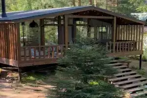 Коттедж у озера с камином Сосновый Дом