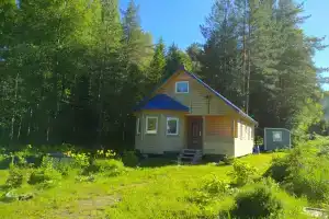 Двухэтажный домик у леса, Деревянное