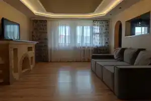 Уютная 3-комнатная квартира недалеко от центра