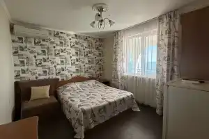Трёхместный номер эконом, Мамедова Щель