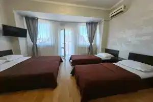 Четырёхместный номер Эконом с балконом, Адлер