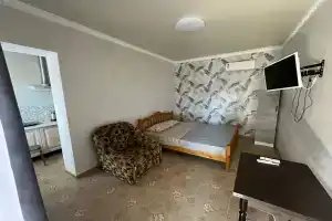 Уютный трёхместный номер, Судак
