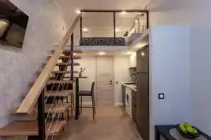Двухэтажная шкатулка у Литейного моста, Санкт-Петербург