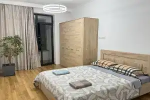 2bdr Arbat Apartment - Bright Central, Бишкек