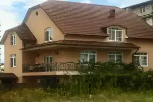 Дом, который ждет вас, Адлер