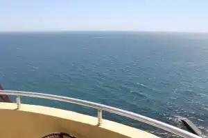 Шикарный двухуровневый апартамент с видом на море и горы, Мисхор