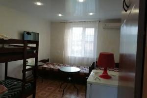 Четырёхместный номер стандарт с видом на город, Анапа