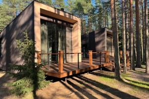 Загородный парк ШишкинЪ. Большой панорамный коттедж с видом на озеро