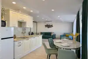 Family home - просторная 1к квартира до 5 гостей в 100 м от моря