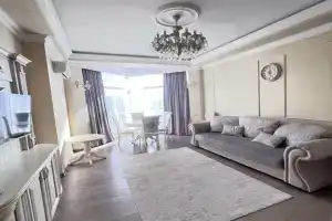 Уютная квартира с видом на горы в центре