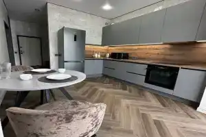 Новая квартира с дизайнерским ремонтом в центре города